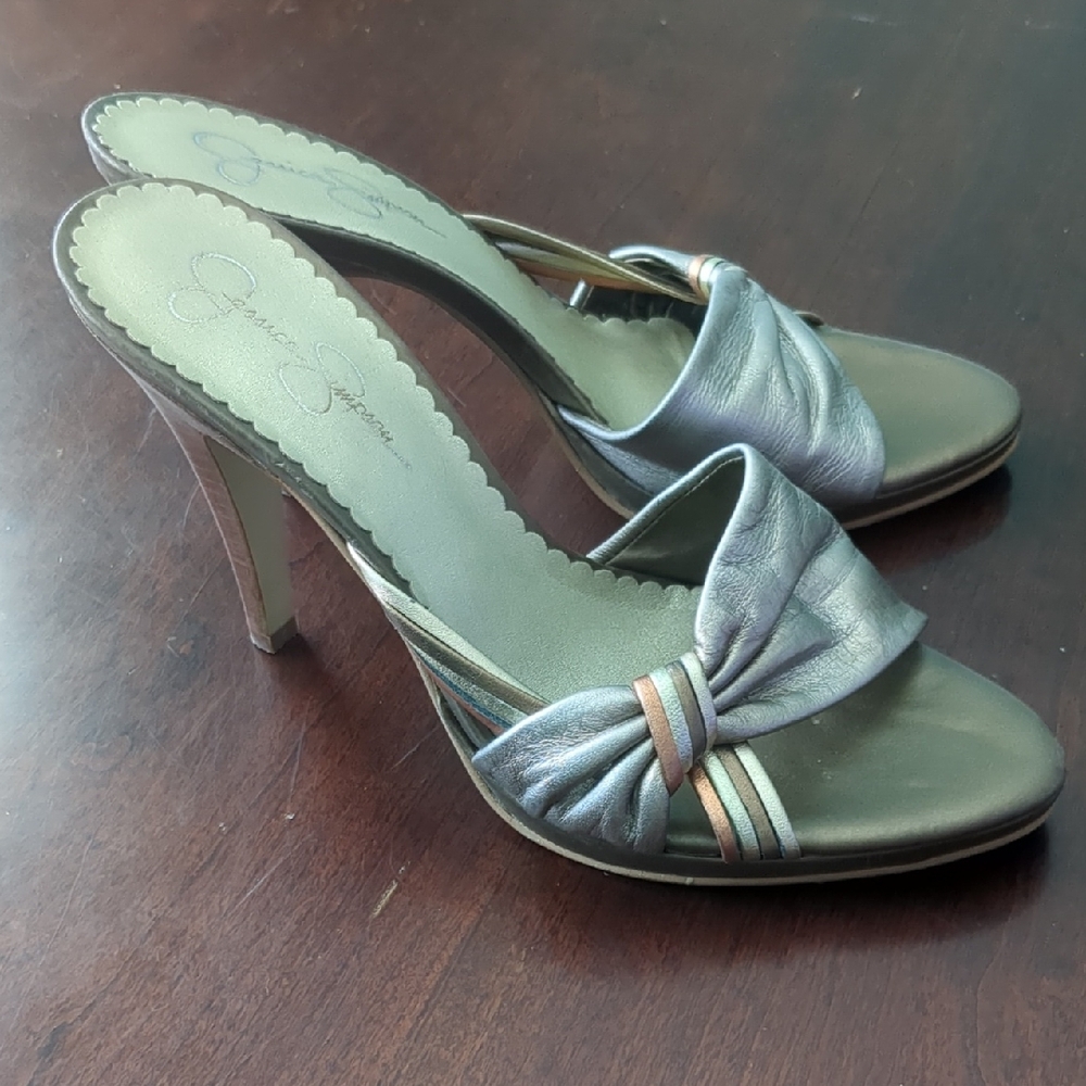 Jessica Simpson Metallic Bronze Gold Heeled Mules with Bow Detail Size 8.5B